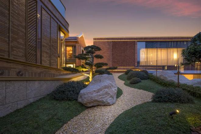 北外滩低密生活场238-338㎡风貌墅k8凯发网站最新动态！评测：越秀外滩樾(图2)